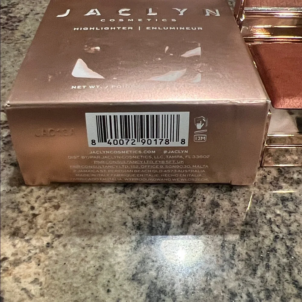 Jaclyn Cosmetics Highlighter in Turned On NIB